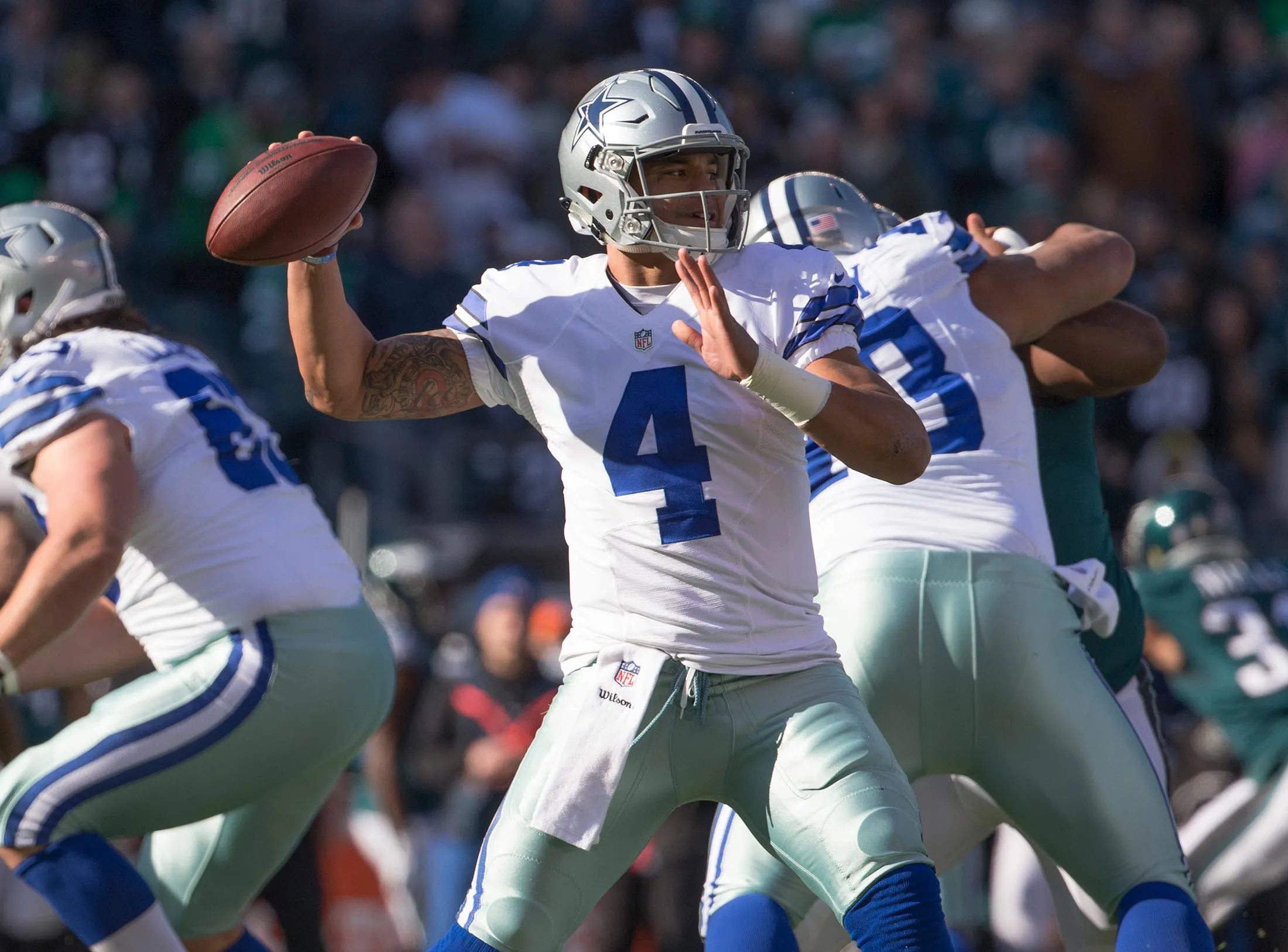 Dak Prescott #4 of the Dallas Cowboys passes the ball against the Philadelphia Eagles at Lincoln Financial Field on Jan. 1, 2017 in Philadelphia, Pennsylvania.
