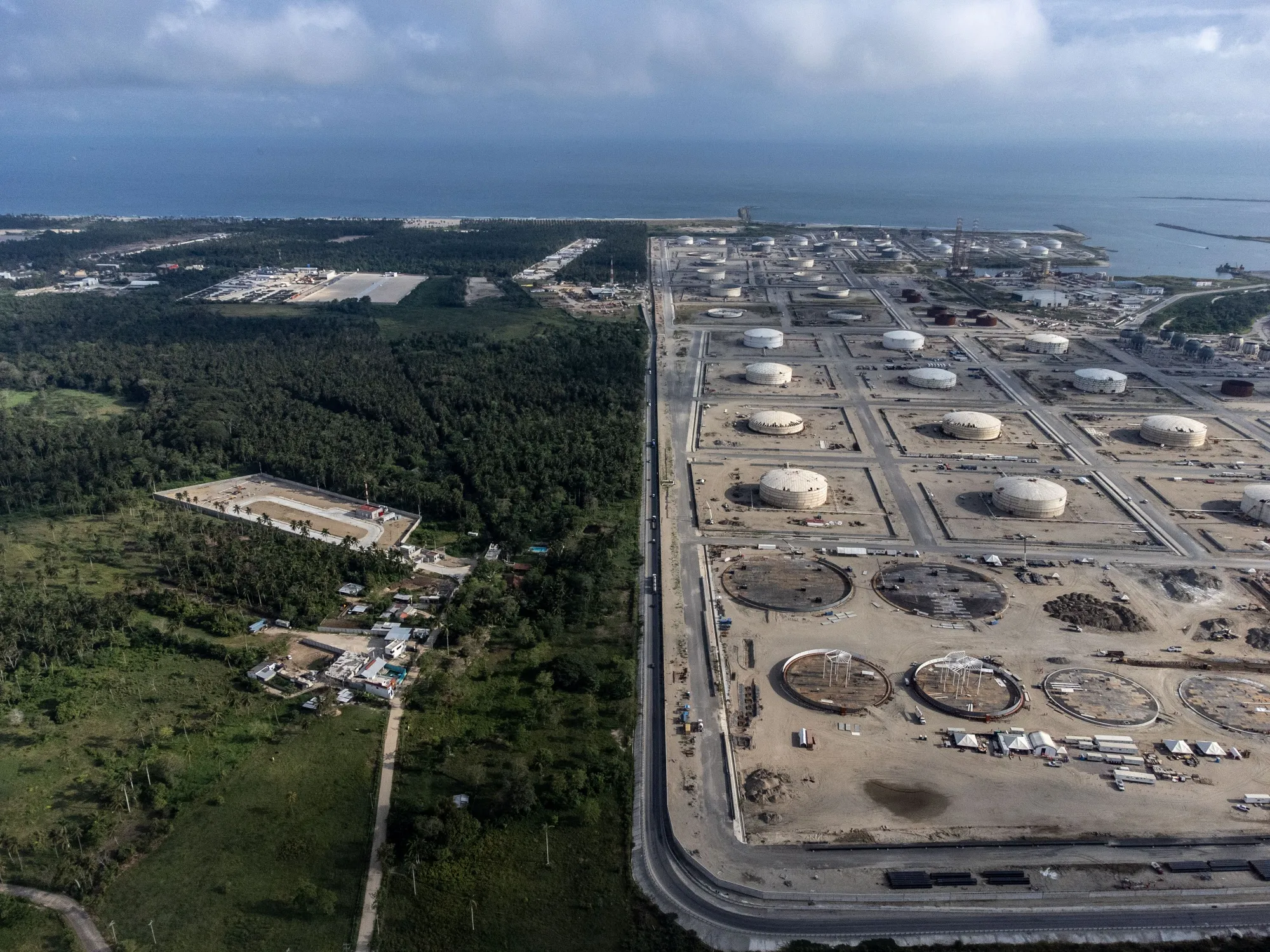 The Petroleos Mexicanos Dos Bocas Refinery under construction&nbsp;in Sept. 2021.&nbsp;