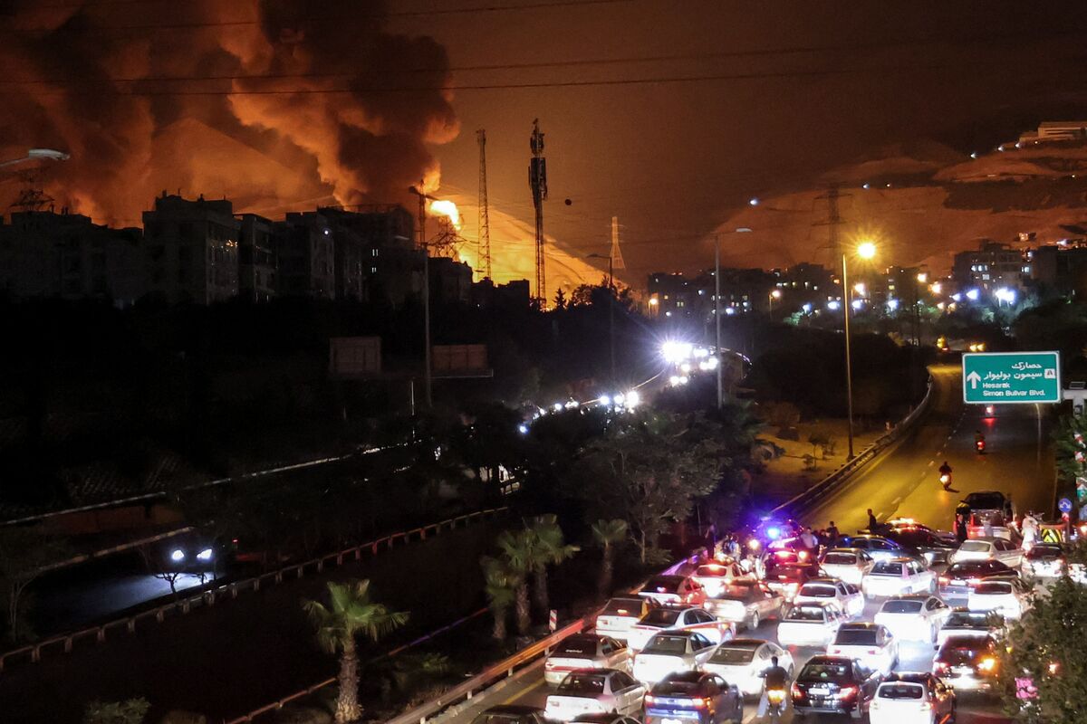 Israel-Iran Strikes Raise Oil Supply Disruption Fears Amid Rising Prices