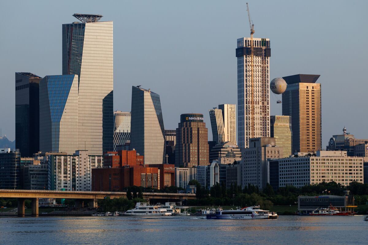 South Korea to Trim Long-Term Bond Sales as Part of June Cut