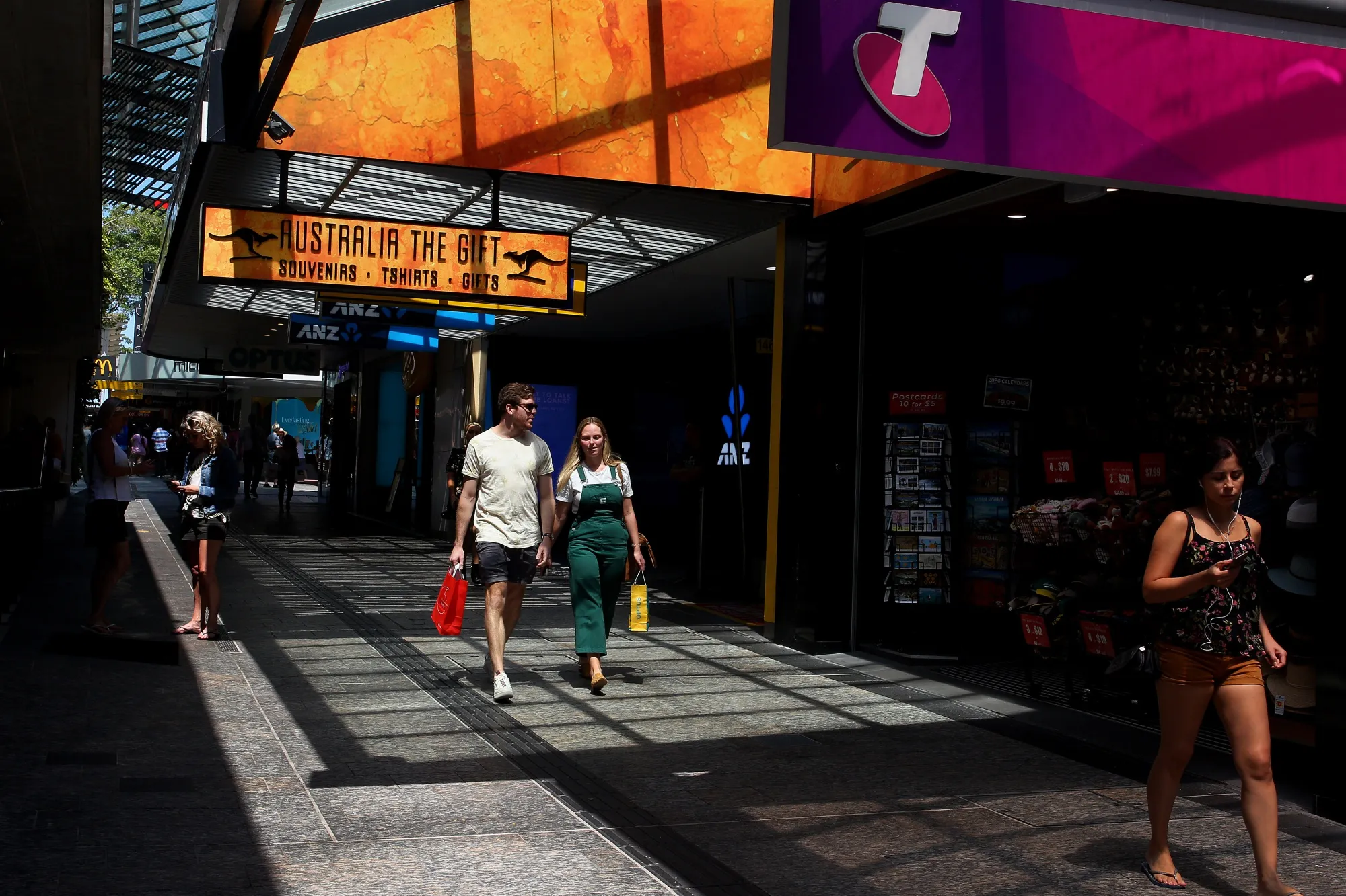 Consumer Confidence Slumps As Property Booms