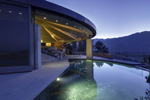 Elrod House includes a circular living room topped with a concrete dome.