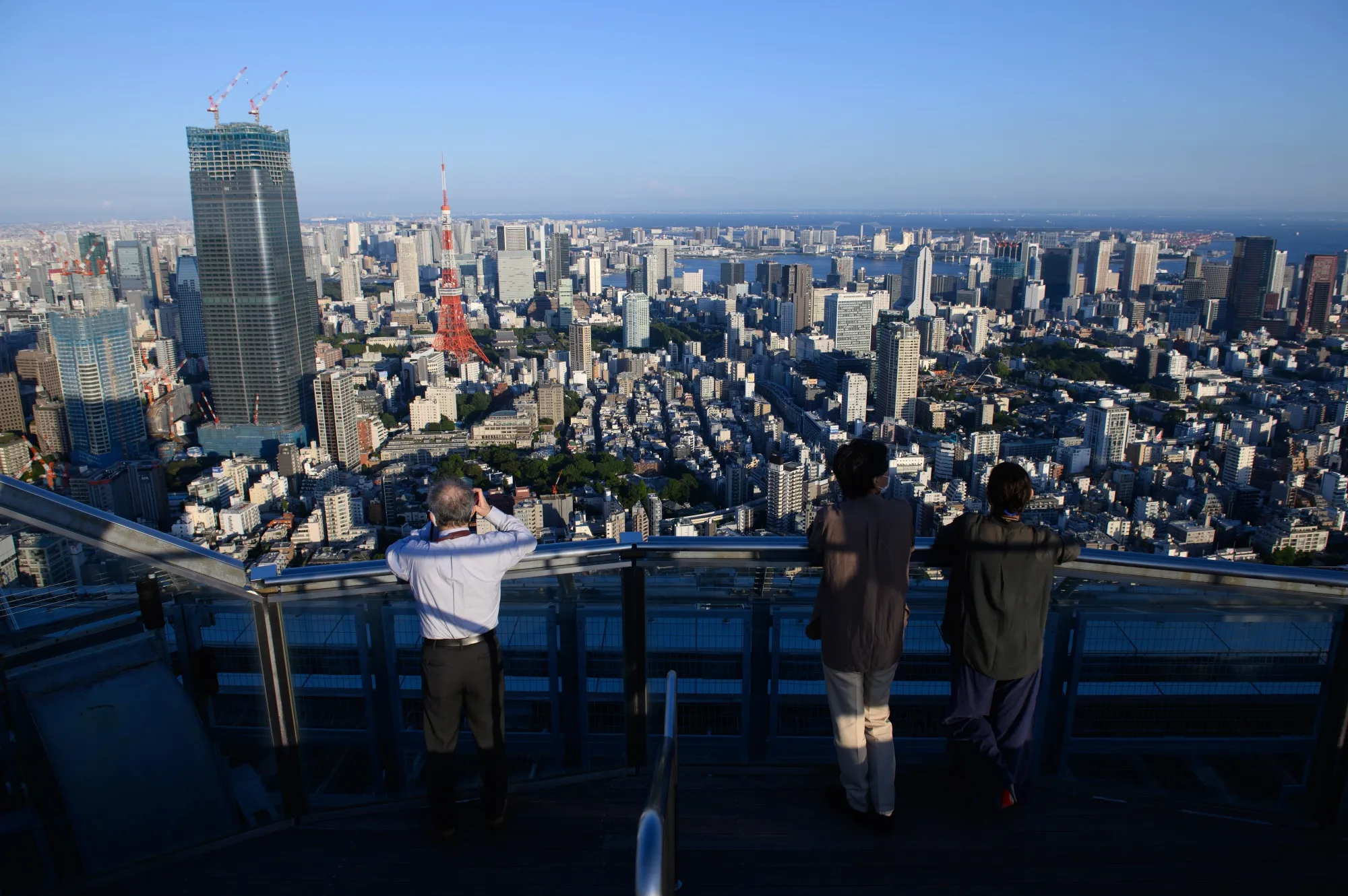 日本市場、米インフレ懸念し株・債券下落へ