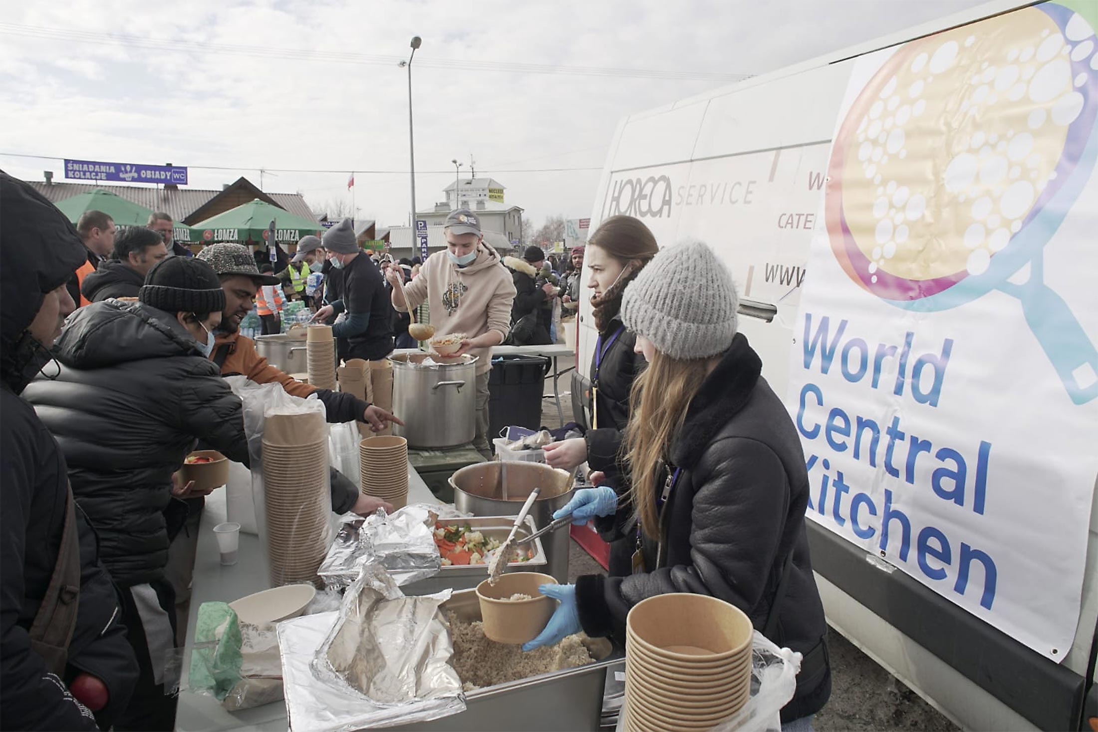 Pursuits Weekly Feeding Ukraine S Refugees With World Central Kitchen    1x 1 