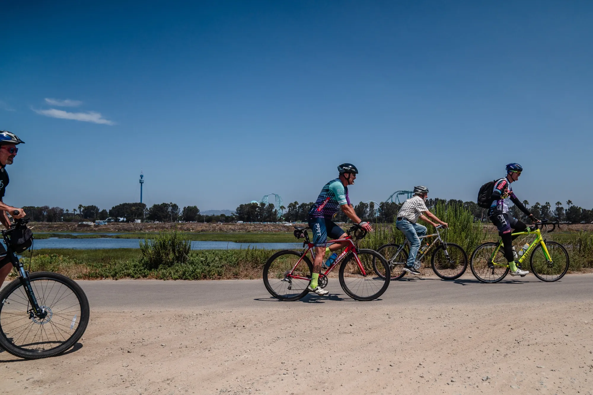 In San Diego, Homeless Cyclists Find Support on Group Bike Rides - Bloomberg