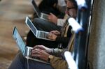 1498709201_peoploe doing pc