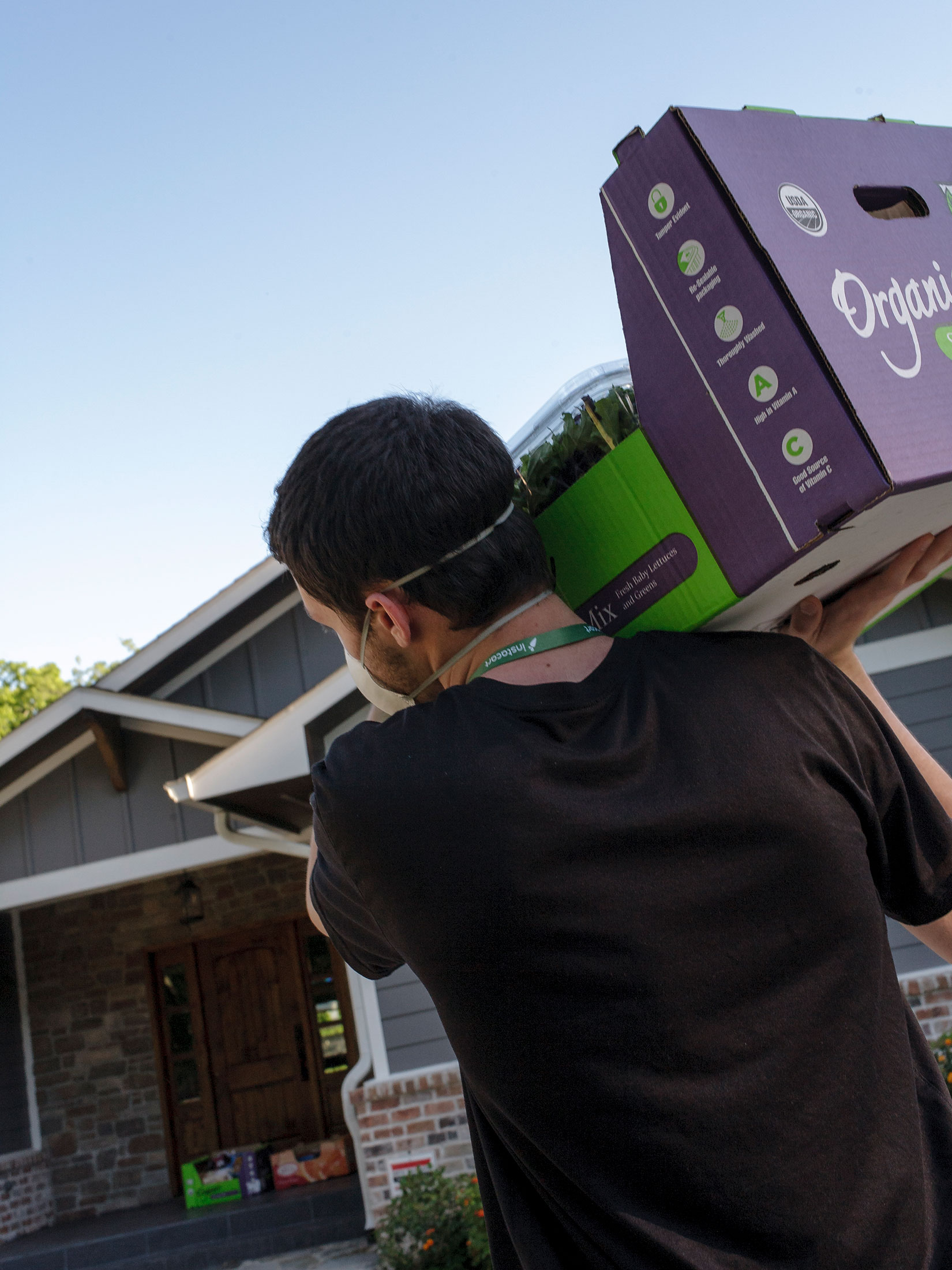 Instacart Will Stop Delivering Groceries From 's Whole Foods -  Bloomberg