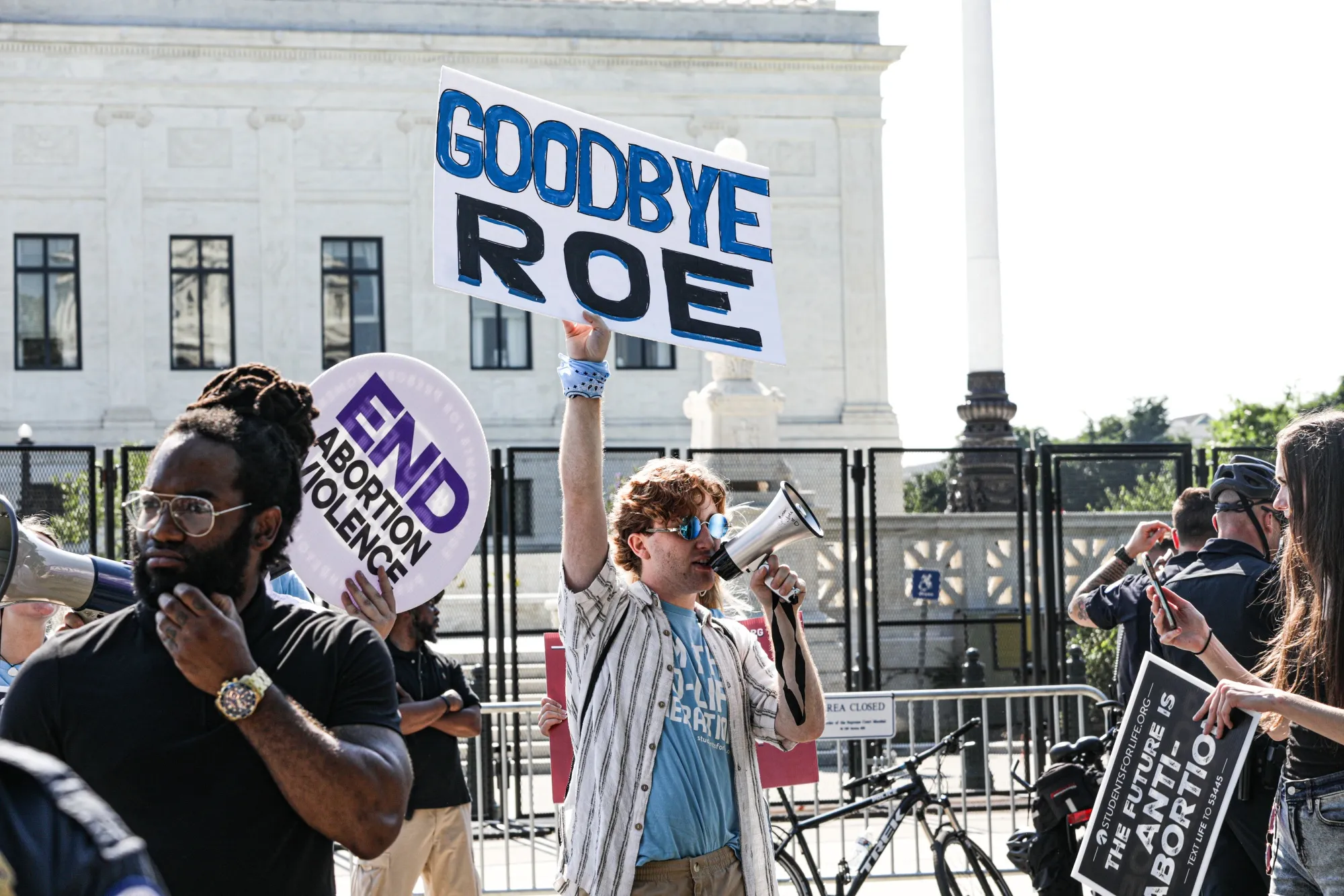 Anti-abortion protesters outside the US Supreme Court