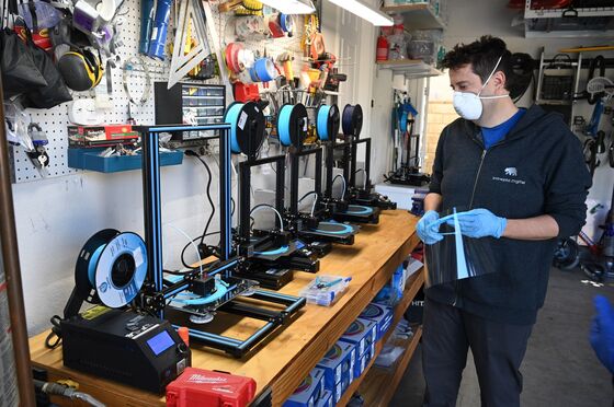 America’s Garage Hobbyists Fight the Pandemic With 3D Printers