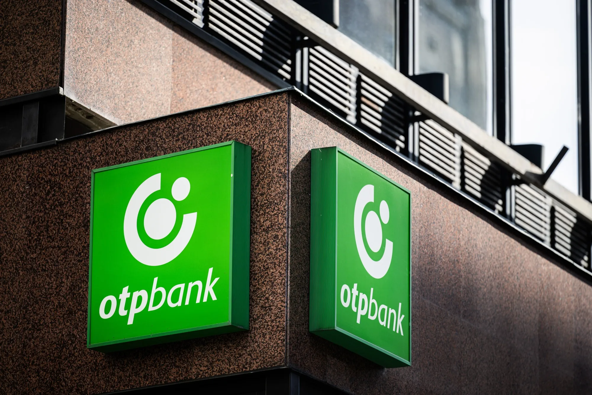 Hungary's largest bank may exit Russia