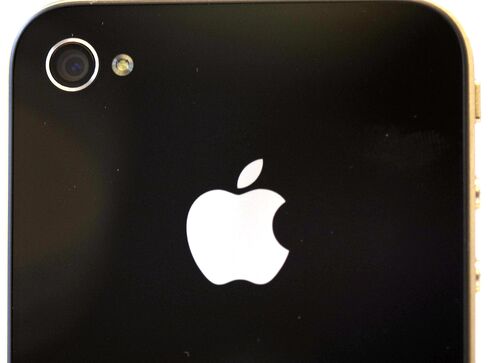 Apple Plans Service That Lets IPhone Users Pay With Handsets
