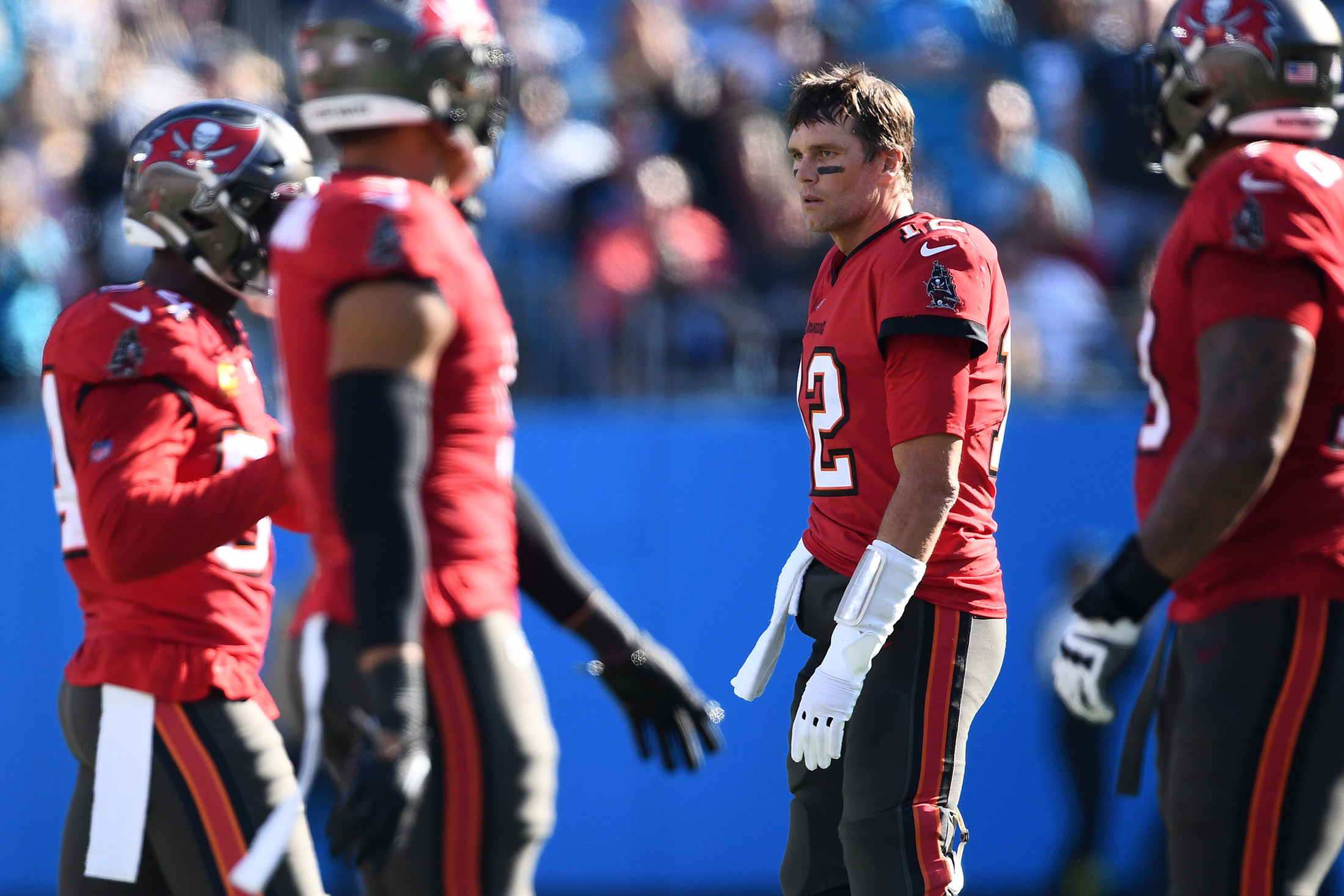 Brady, Bucs Drop Under .500 With Shocking Loss to Panthers - Bloomberg