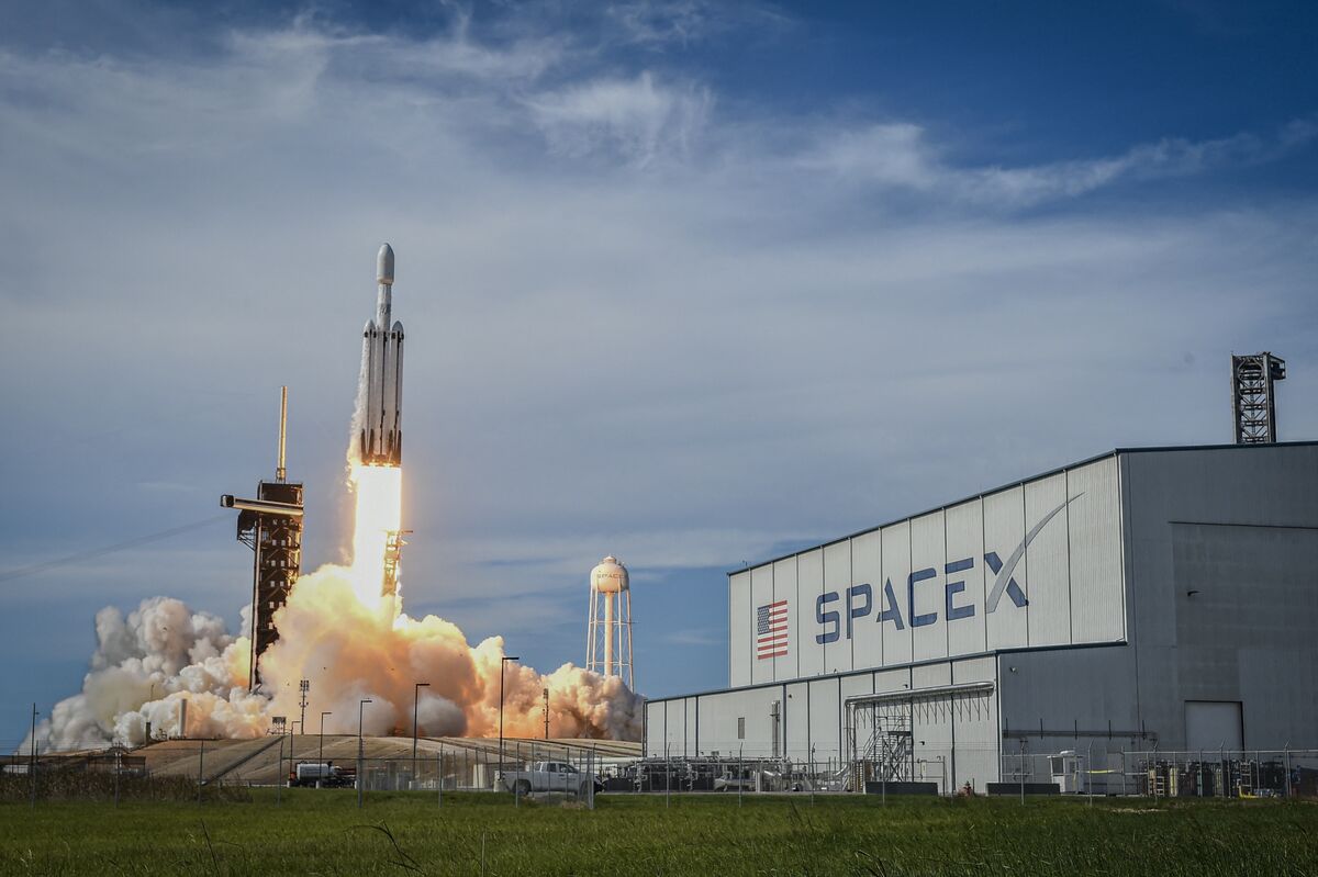 SpaceX IPO Plan Puts $2.9 Trillion of Listings Back On the Table - Bloomberg.com image