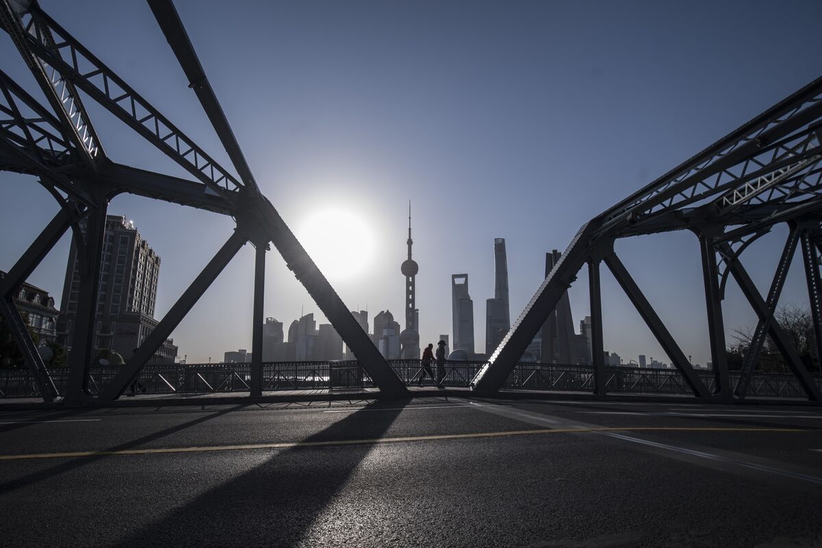 Stress in China’s Credit Spills Into Financial Stocks - Bloomberg