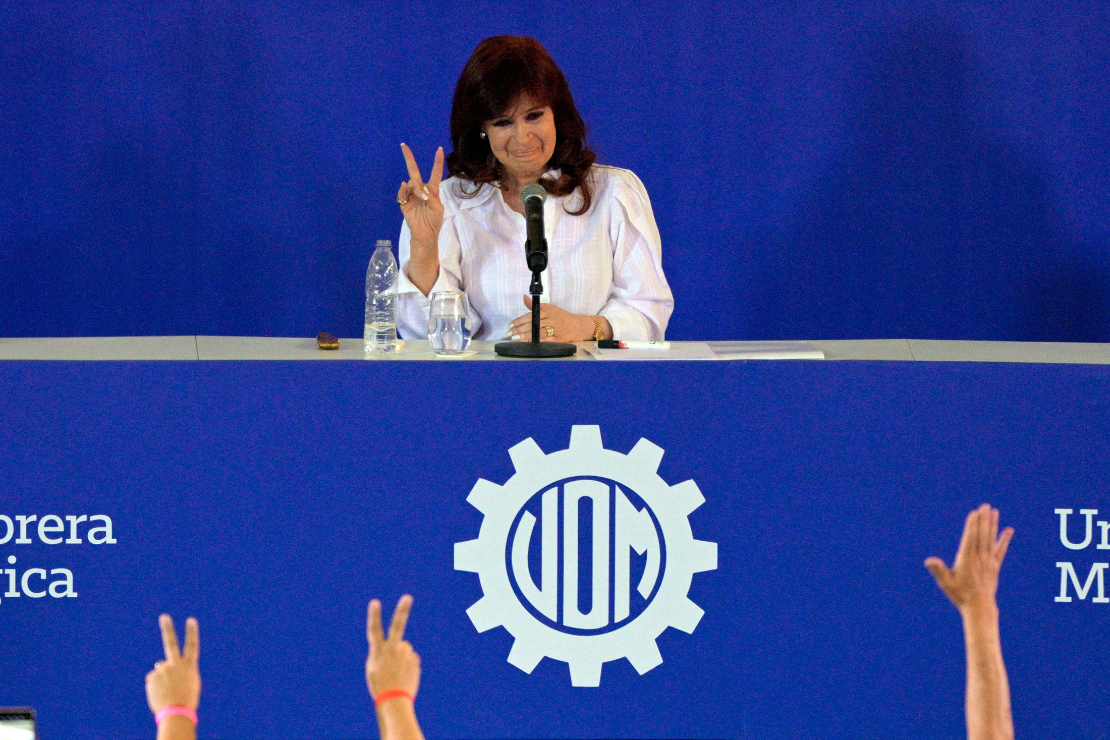 Argentina’s Kirchner Stokes Speculation On Presidential Run - Bloomberg