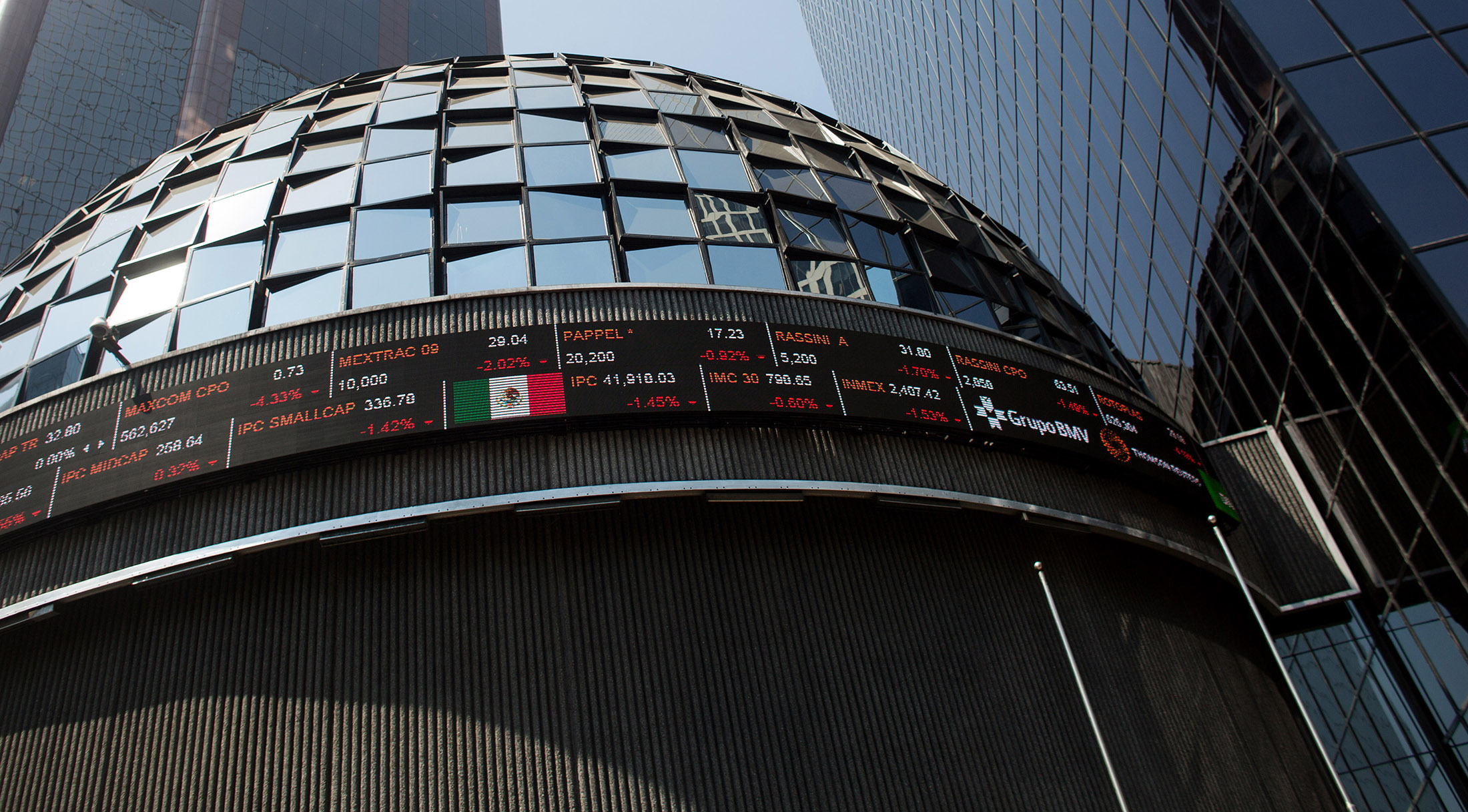 Mexican Billionaires Said Exploring Strategic Options for Coppel