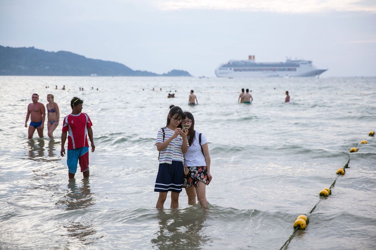 Chinese Tourists Are Taking Over The Earth One Selfie At A