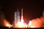A&nbsp;rocket&nbsp;carrying the Shenzhou-15 spacecraft to China's Tiangong space station lifts off from the Jiuquan Satellite Launch Center in Northwest Chinas Gansu Province late on Nov.&nbsp;29, 2022.