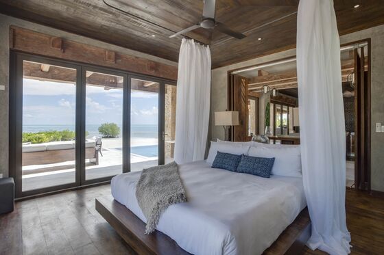 This Private Island Hotel Has Only One Suite