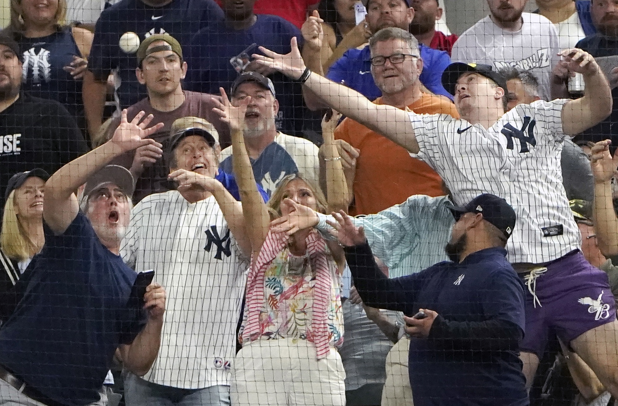 Yankees' Aaron Judge Breaks Roger Maris's AL Home-Run Record - Bloomberg