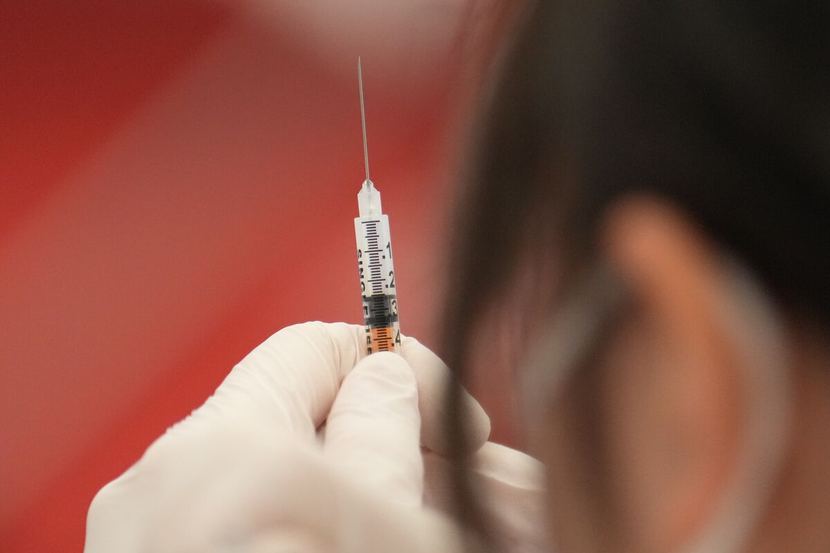 Moderna Falls as Trump Officials Tie Child Deaths to Covid Shots