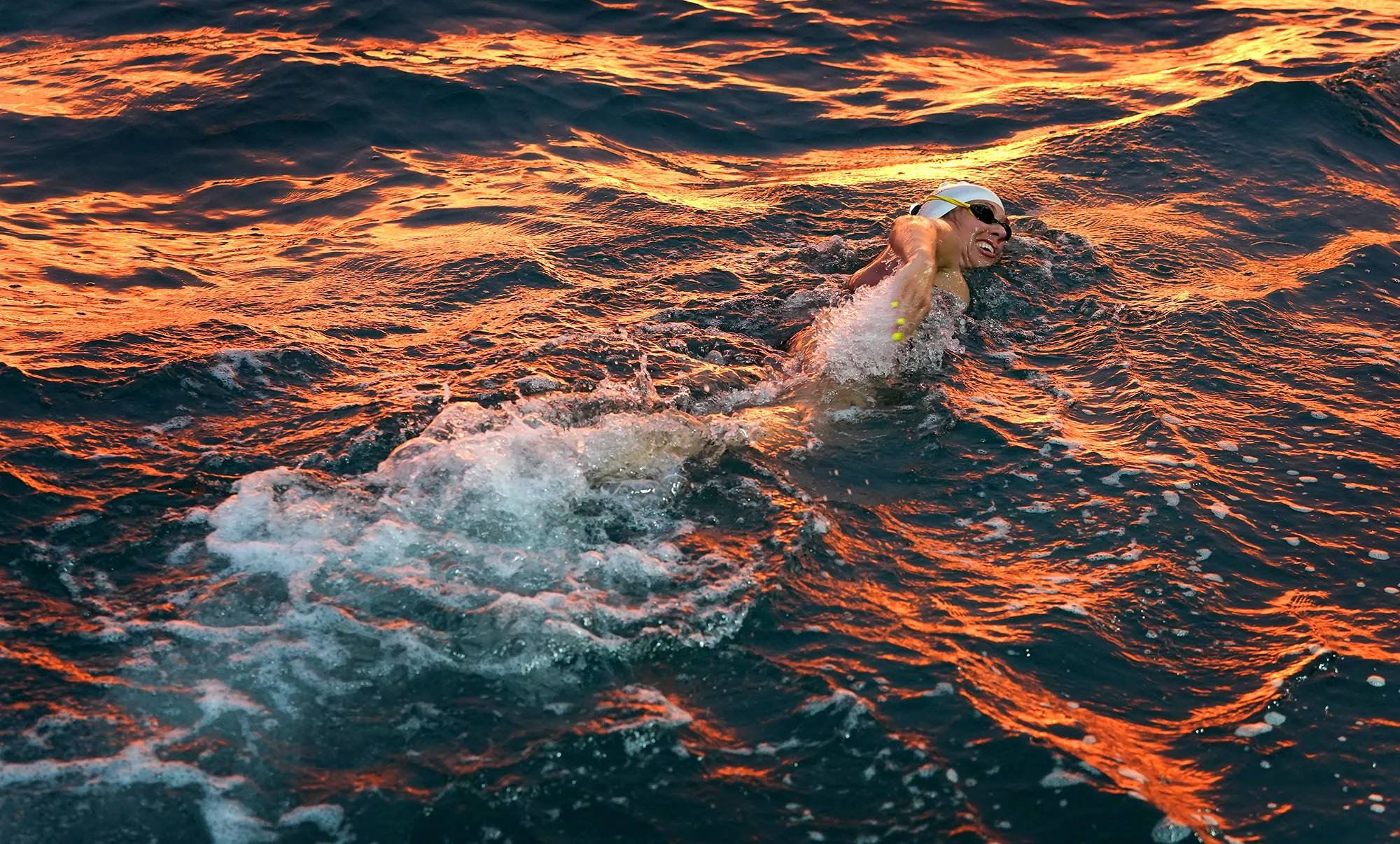 Australia’s McCardel Sets English Channel Record With 44 Swims - Bloomberg