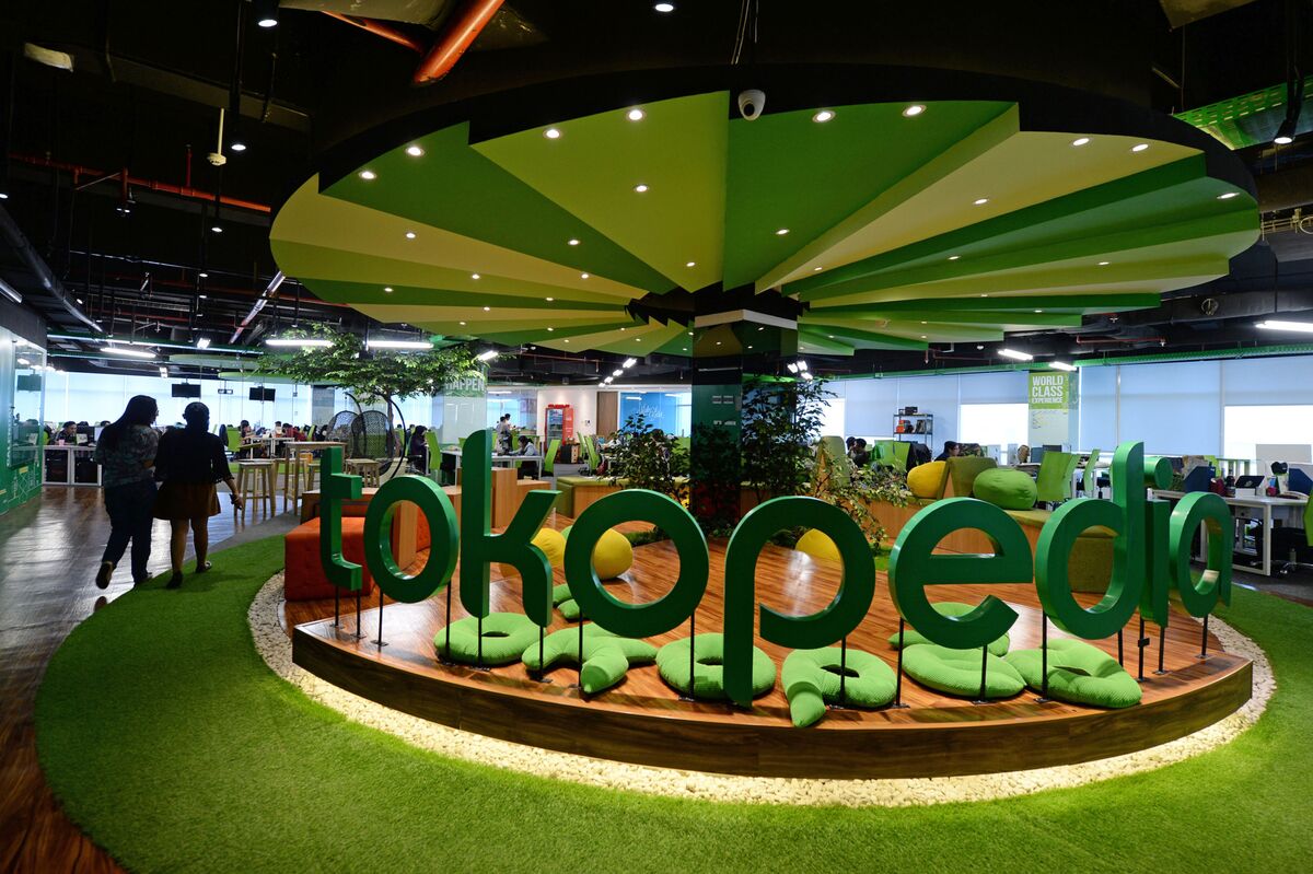 thiel backed spac said to weigh 10 billion tokopedia deal bloomberg