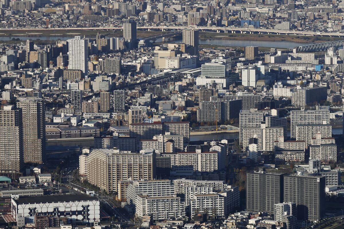 Market Jitters: Bank of Japan Governor Ueda’s Words Send Bond Futures into a Slide