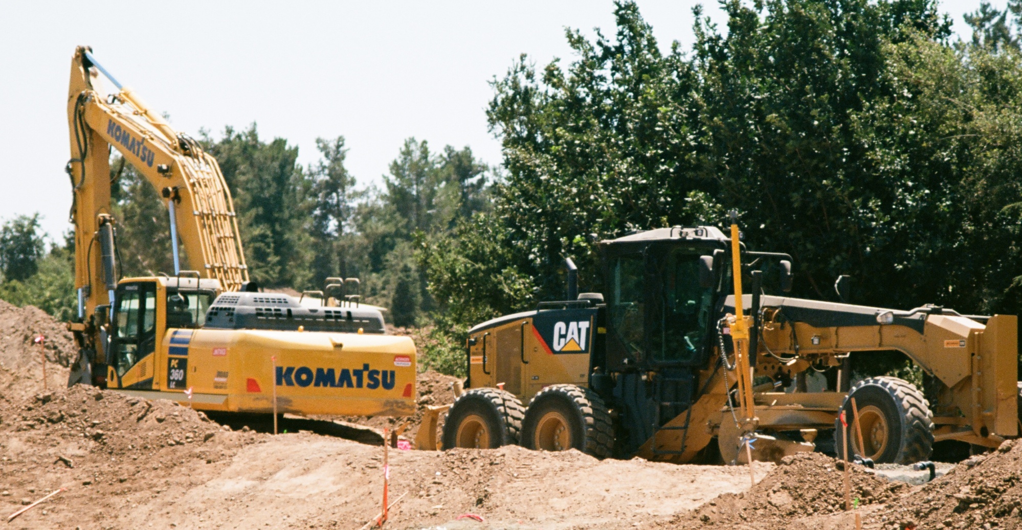 Worried About Caterpillar? Get a Komatsu Reality Check - Bloomberg