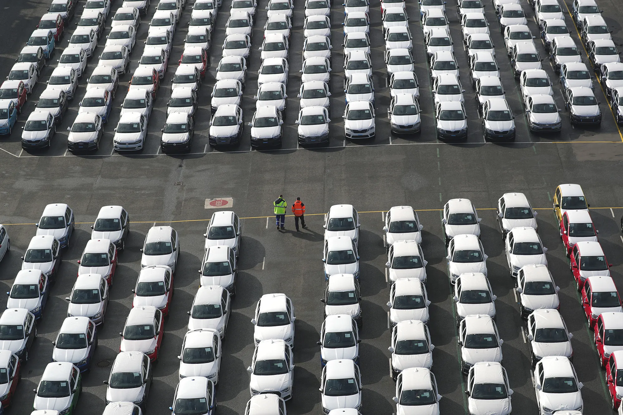European Car-Sales Jump Masks Gloomy Outlook for Industry - Bloomberg