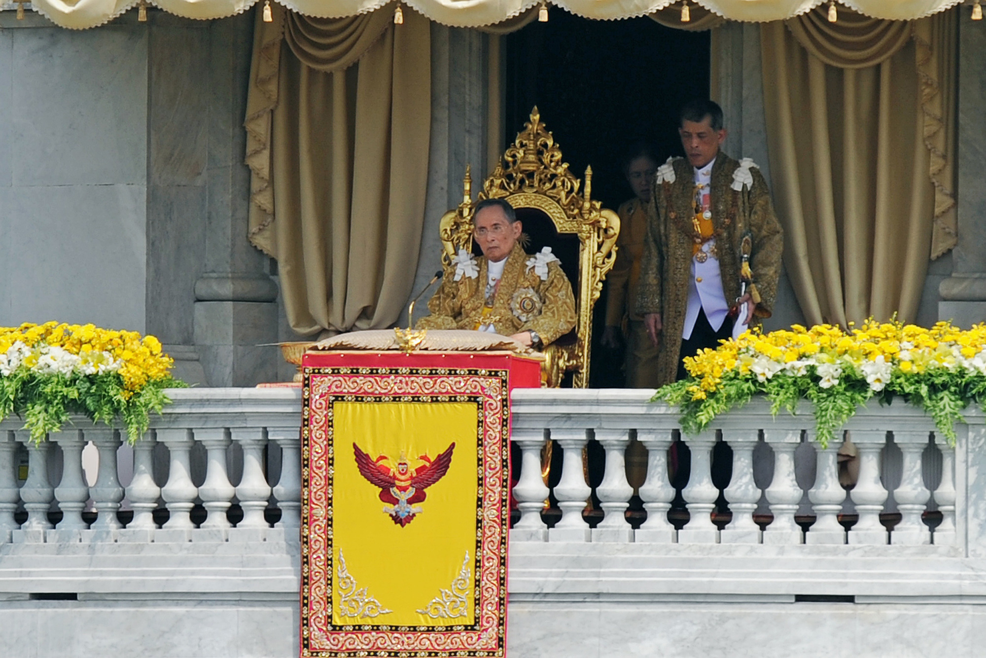 プミポン国王 新聞 タイ バンコク - ニュース/総合