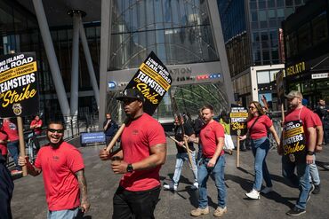 Long Island Rail Workers Strike In First Walkout Since 1994