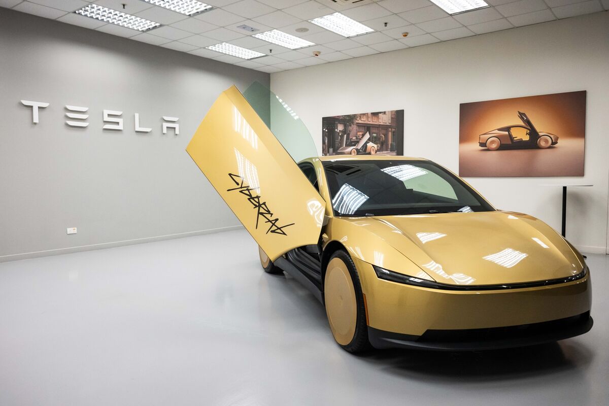 bloomberg.com - Albertina Torsoli - Tesla to Showcase its Cybercab Robotaxi at Paris Auto Show