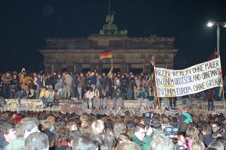 1024_WEEKEND_BERLINWALL