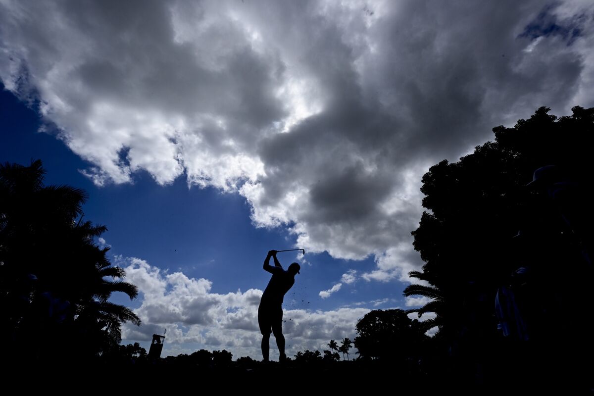 bloomberg.com - Giles Turner - Saudis Now Want Sports to Make Money, Clouding LIV Golf's Future