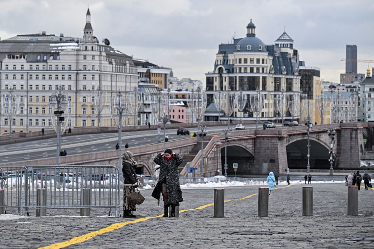 Russia to Slash Spending Even as Iran War Boosts Oil Prices