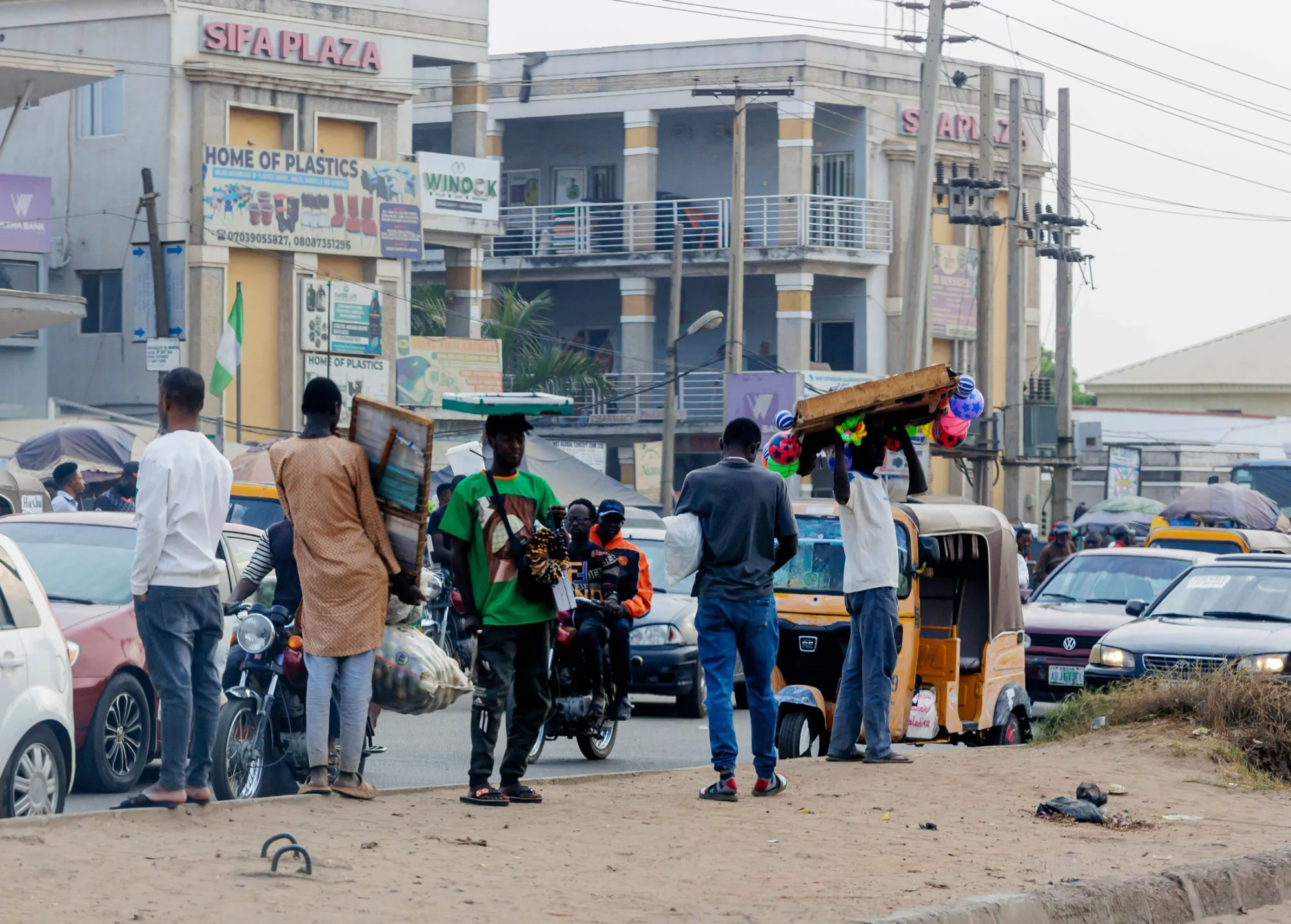 Traders in a street&nbsp;in Abuja, Nigeria’s capital.
