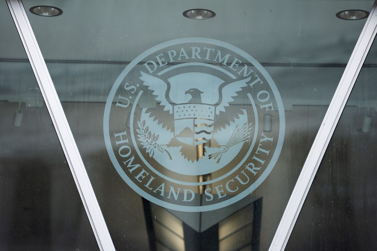 Spending on Federal Contracts Surges Above $1 Trillion Despite DOGE Cuts