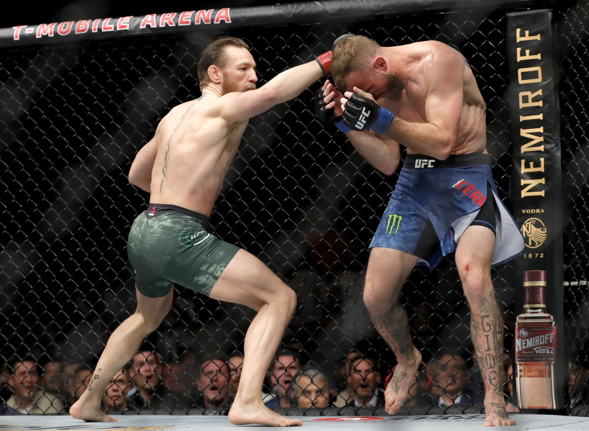 UFC News Conor McGregor Beats Donald Cerrone in Las Vegas Bloomberg