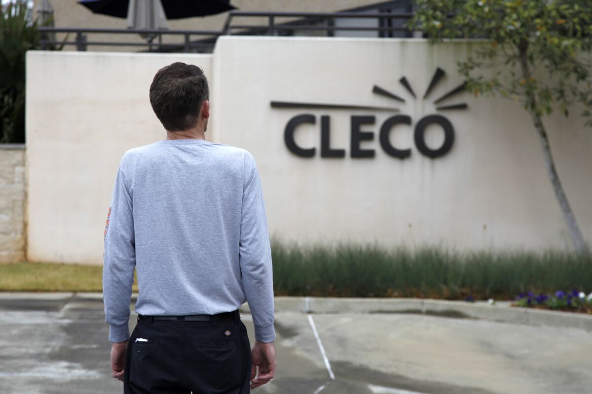 Stonepeak, Bernhard Said to Near $6 Billion Deal for Cleco Power