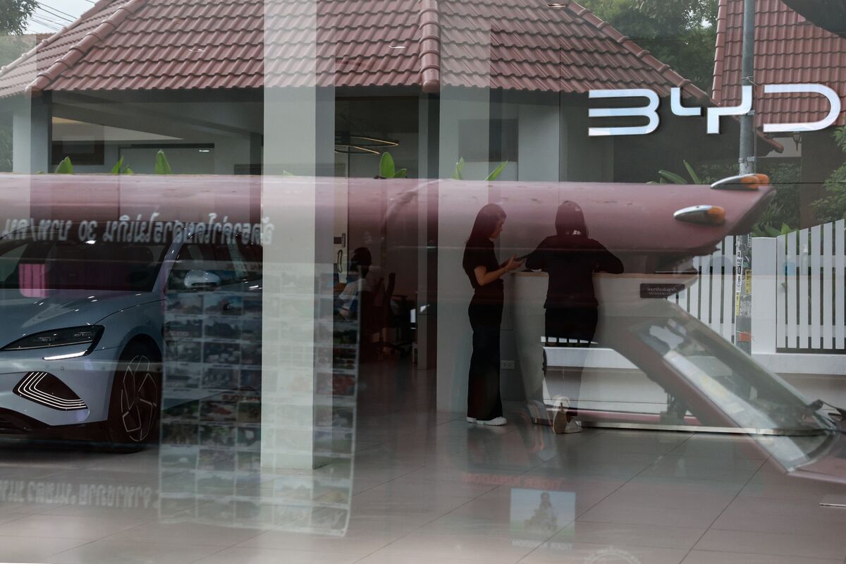 bloomberg.com - Neil Jerome Morales - Asian Consumers Turn to EVs Amid Iran Oil Shock