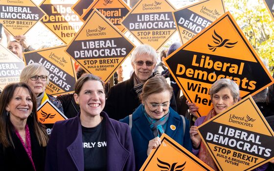 U.K.’s Liberal Democrats See Opportunity in Brexit Party Retreat