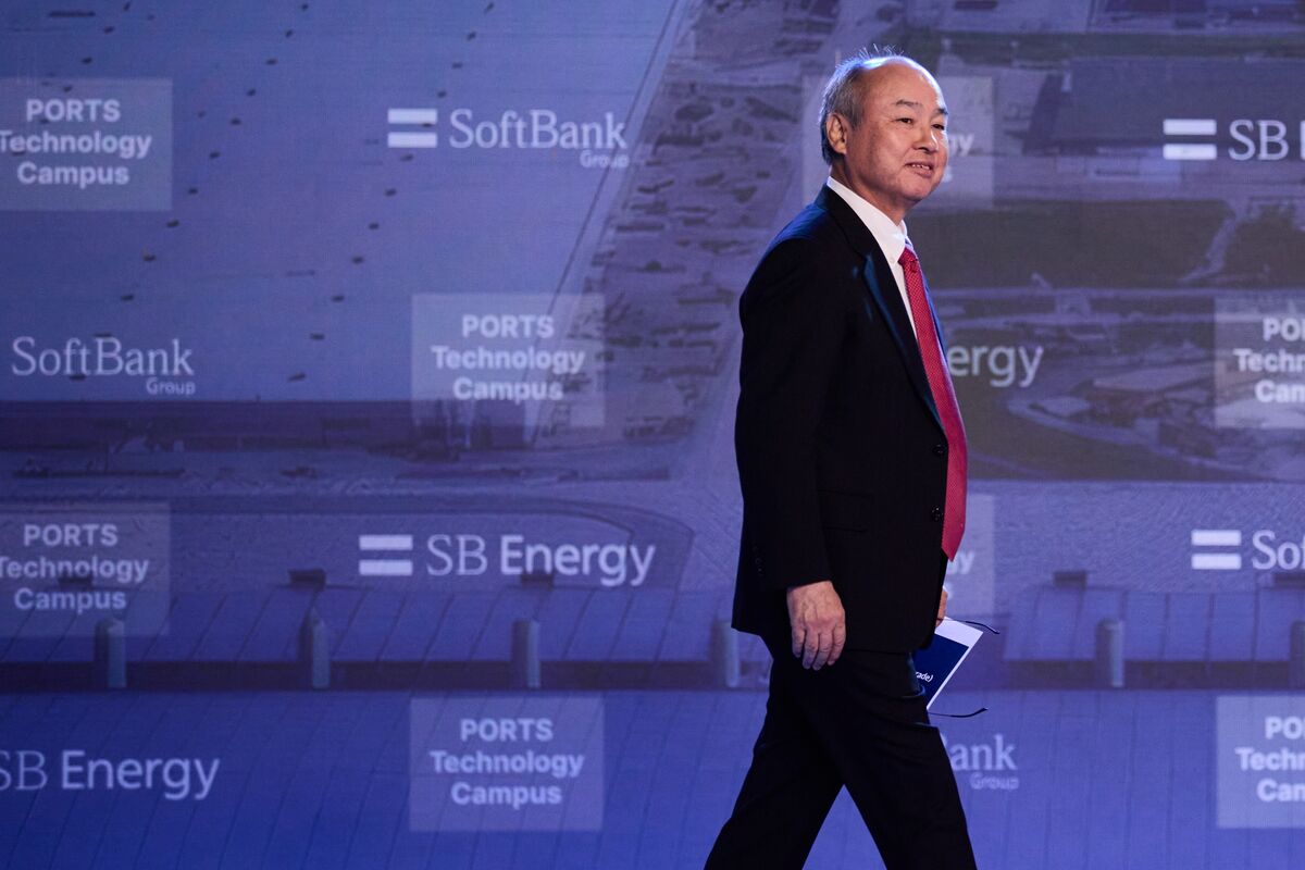 Tech: SoftBank insiders express concerns regarding Masayoshi Son's investment strategy focused on OpenAI.