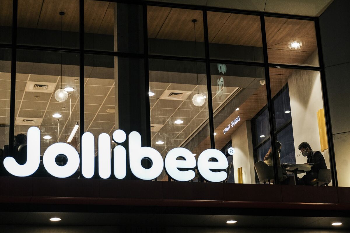 Jollibee Shares Drop to Five-Year Low as Profit Sinks 39% on CPI
