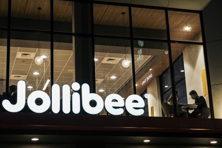 Inside a Jollibee Restaurant in Manila Ahead of Earnings