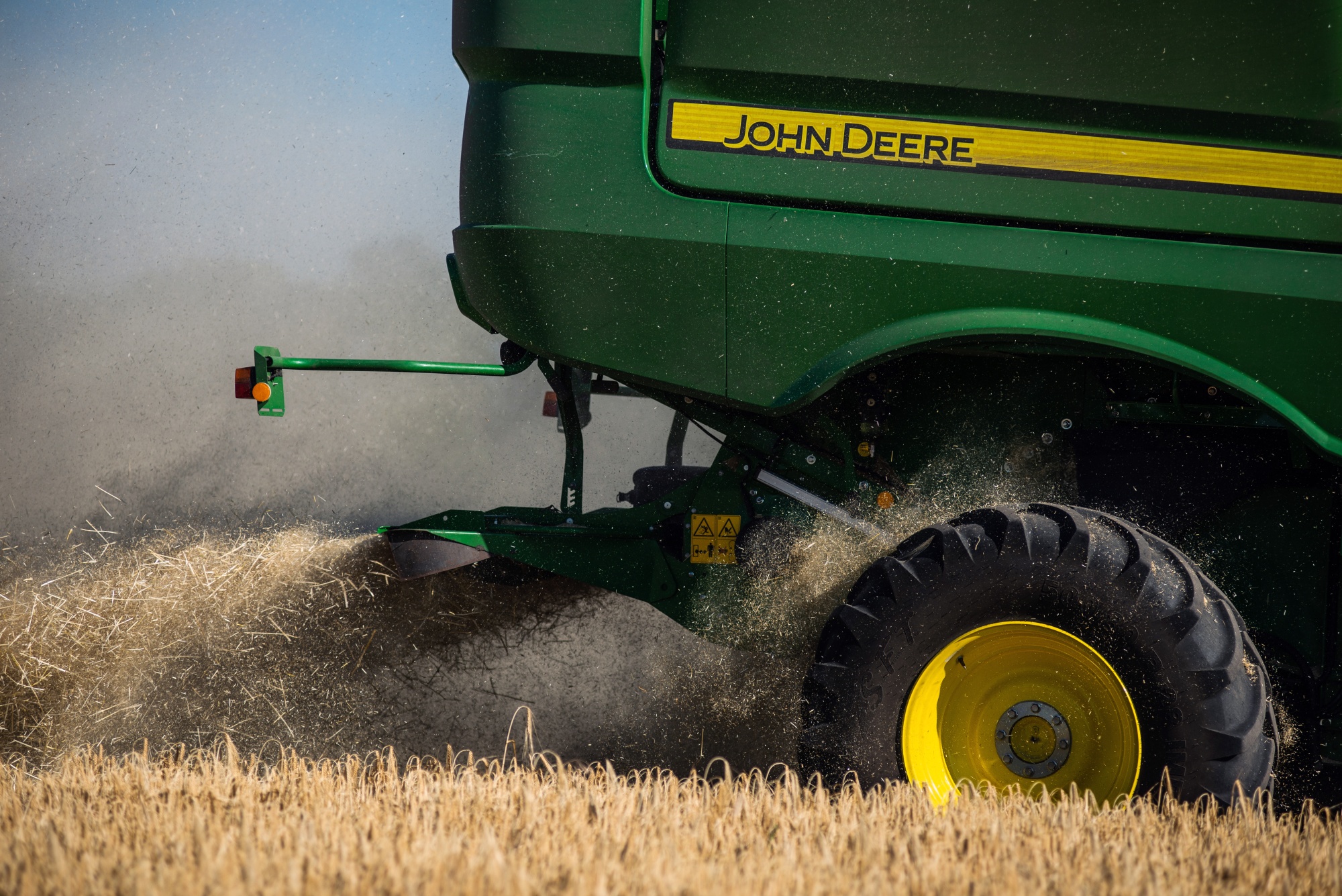 Deere Shares Tumble After the Farm Equipment Maker's 2024 Guidance