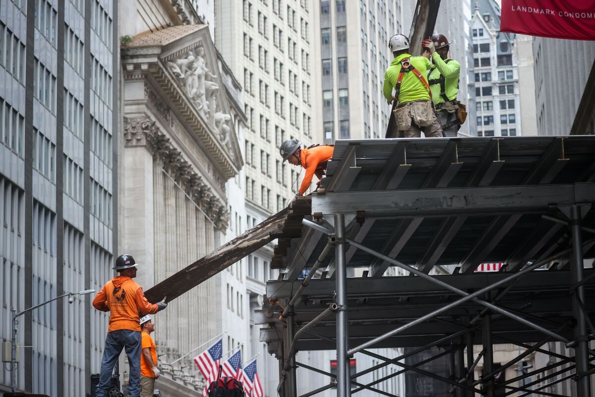Most Americans Consider Themselves ‘Working Class,’ Pew Says