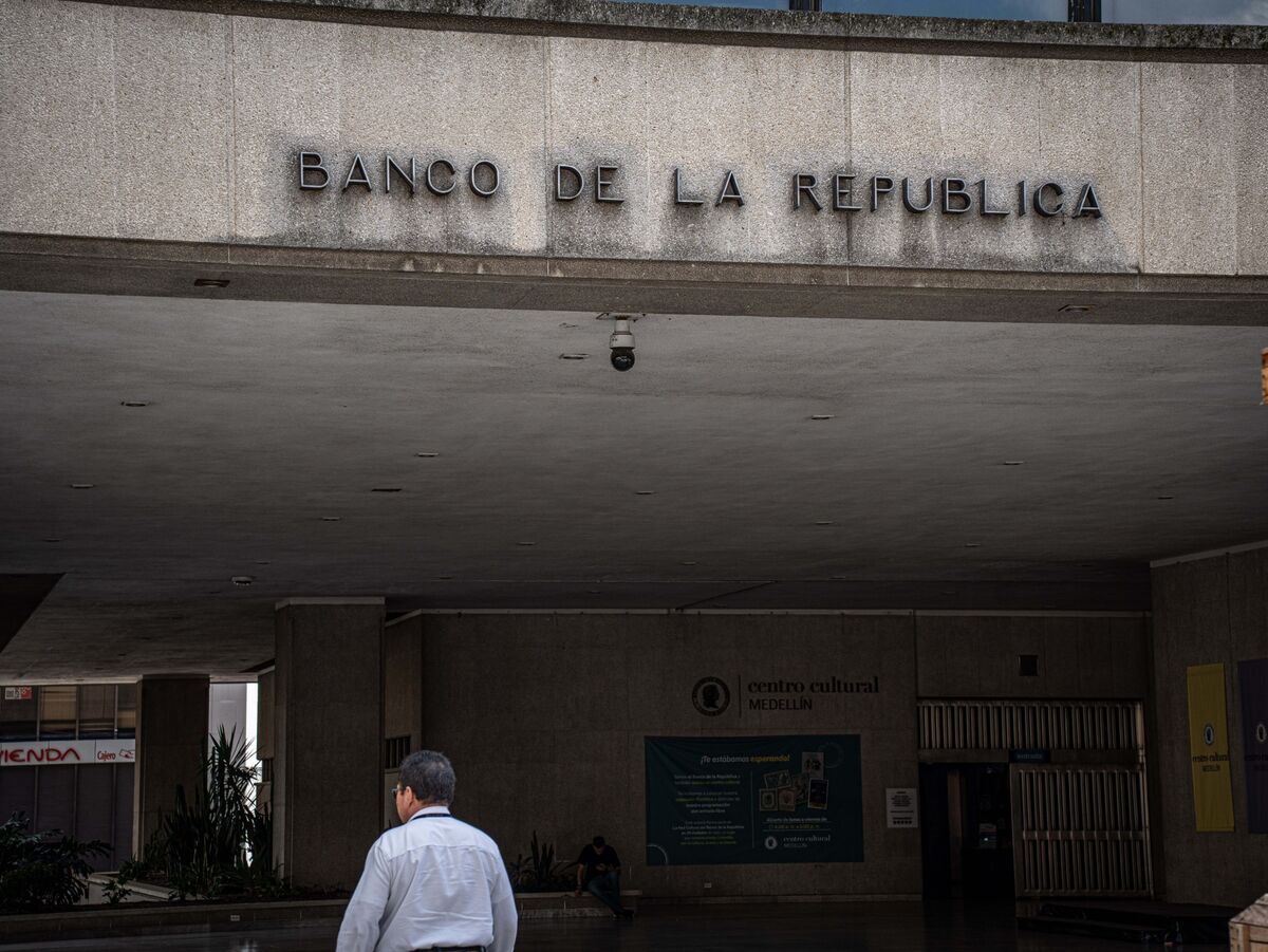 Colombia: BanRep sorprende al mantener tasas sin cambios - Bloomberg