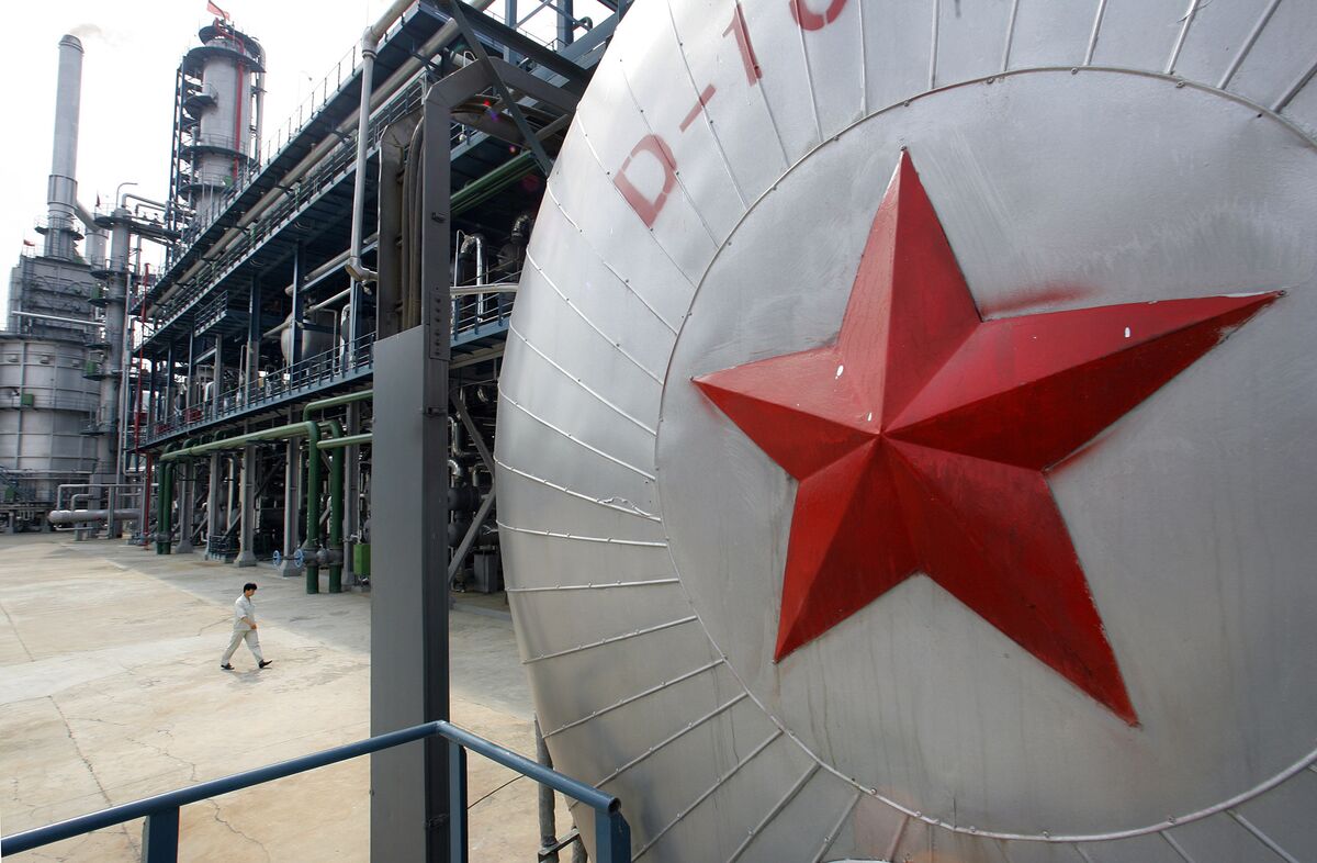 bloomberg.com - Javier Blas - China's Invisible Hand Is Rebalancing the Oil Market