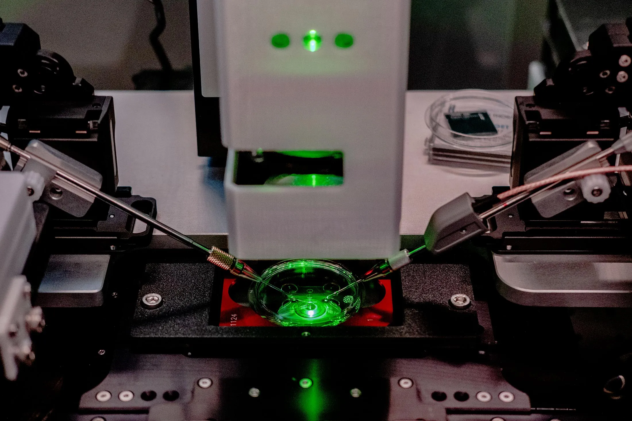 Robotic arms equipped with micromanipulation tools carry out&nbsp;a fertilization procedure at Hope IVF in Mexico City.